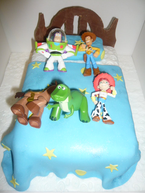 Toy Story Cake - to infinity and beyond! 